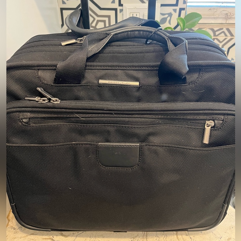 Briggs and Riley carry on travel bag. Great condition.